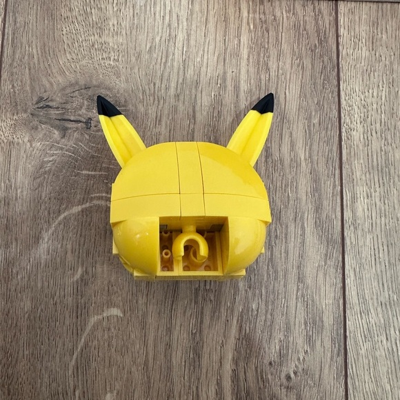 MEGA Pokemon Build & Show Pikachu Building Set - 211 pcs - Picture 7 of 9